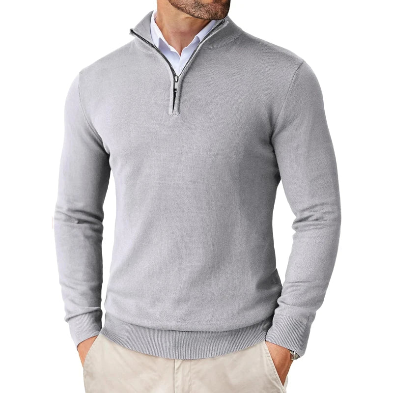 Saint Moritz Essential Winter Pullover in cozy knit fabric, featuring a classic fit and ribbed cuffs.