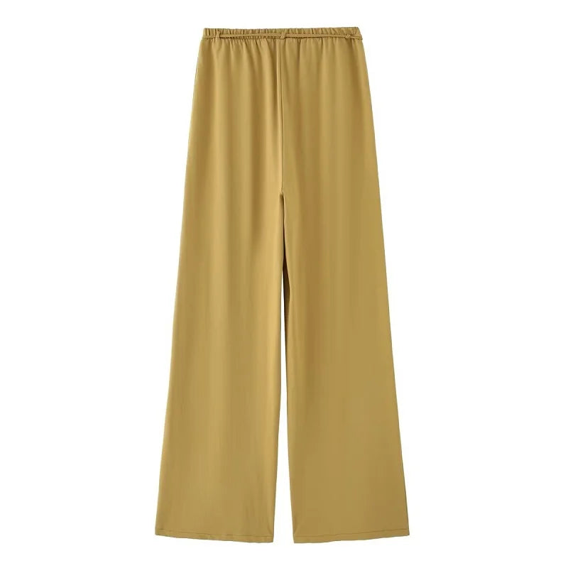 SAINT CLAIRE Capri two-piece set featuring a stylish crop top and matching wide-leg pants, perfect for casual or summer wear.
