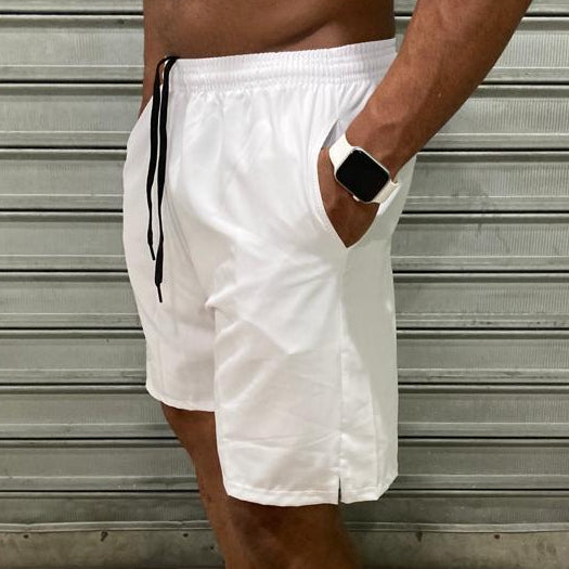 Saint Moritz essential summer shorts in light fabric, featuring a relaxed fit and adjustable waistband for casual comfort.